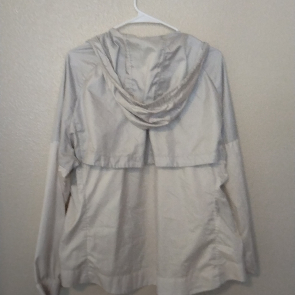 NIKE XL Women's Wind Breaker - Picture 2 of 4